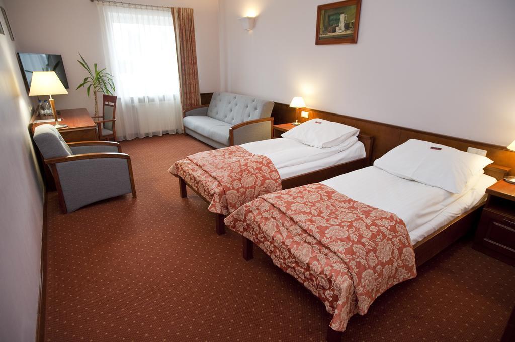 Eurohotel สฟาร์เซ็นต์ส ภายนอก รูปภาพ